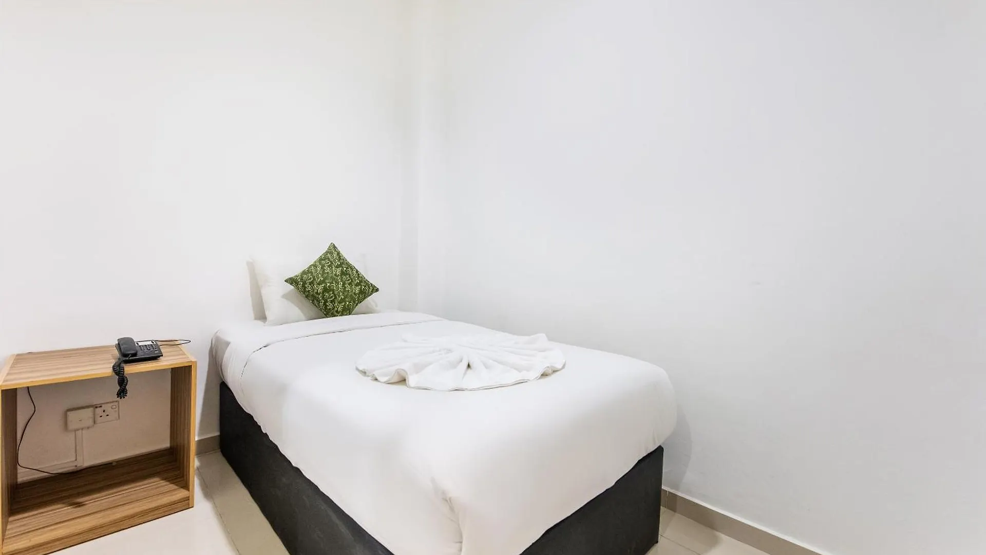 Oyo 89618 Delegant Hotel Куала-Лумпур